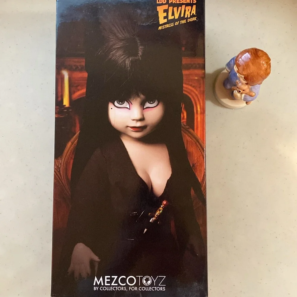 Living Dead Dolls Elvira Mistress of the Dark